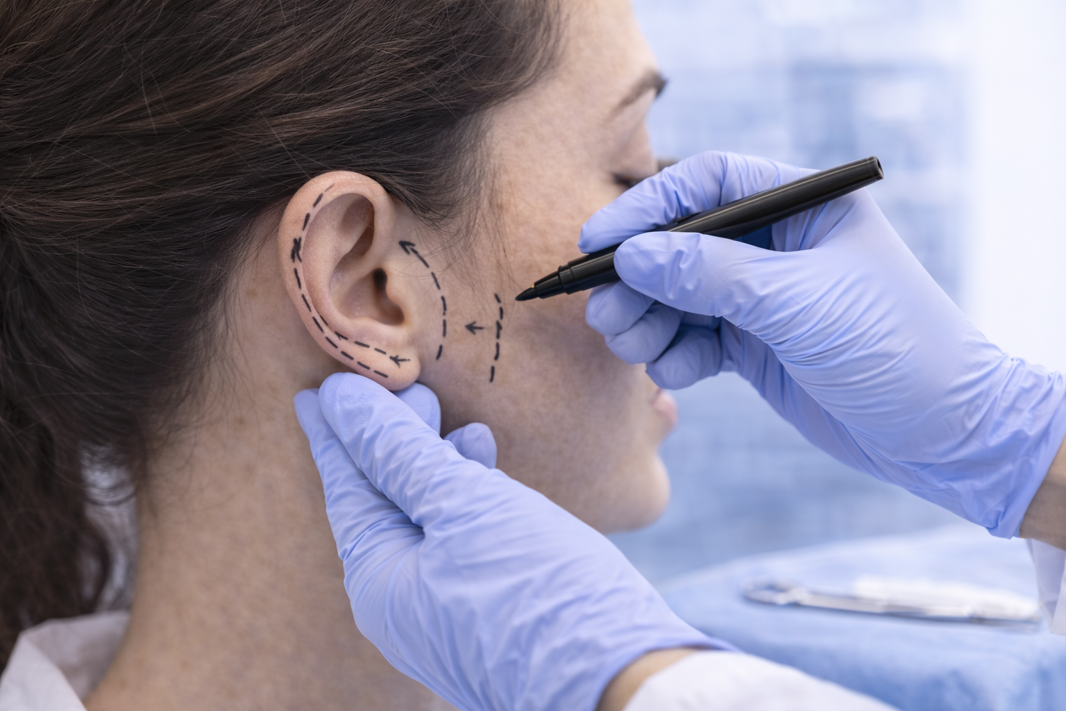 Kulak Estetiği için klinik ortam konsept görseli